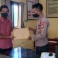 Ketua BPD Nurdi Ahadi saat menyerahkan Laporan ke pihak SPKT Polres Halbar