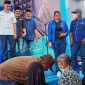 Penyerahan Sembako ke Warga Kurang Mampu di Sekretariat Partai Nasdem Halbar 