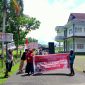 Komunitas Peduli Kampung Desa Ropu Tengah Balu (KKP-RTB) Kecamatan Sahu Kabupaten Halmahera Barat saat Mengelar Aksi di depan Kantor DPRD