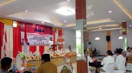 Ketua DPD Partai Gerindra Muhaimin Syarif saat berpidato di Gedung D'Hoek Palace Desa Hatebicara Kecamatan Jailolo. Senin (27/09/21)