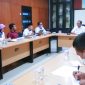 Tim Peneliti dan Pengkaji Gelar Daerah Halmahera Barat saat menggelar Rapat diruang Rapat Sekretaris Daerah