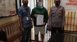 Terdakwa Kasus Pemerkosaan saat hendak diserahkan Oleh Polres ke Kejari Halbar 