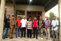 Tim Peneliti Unkhair Ternate didampingi Banau Institut saat melakukan pertemuan dengan ahli waris Kapitan Banau 