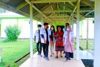 Tampak sejumlah Dokter Internship saat memantau ruang medis di RSUD Jailolo 