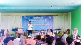 Wakil Bupati Halmahera Barat, Djufri Muhamad saat memberikan sambutan pada pelepasan siswa siswi SMK Muhammadiyah Halbar. Sabtu 04 Juni 2022 (Dok/Ghez)