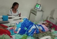 Tampak Nenek yang terbaring lemah diruang umum RSUD Jailolo 