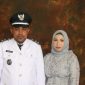 Sahlan Kadir (Kades Moiso) bersama Istri