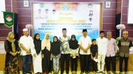 Wakil Bupati didampingi Sekretaris Daerah dan Kepala Dinas BPKAD Halbar saat bersama dengan para yatim 