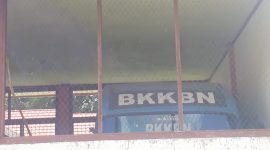 Penampakan Mobil Dinas BKKBN Model Bus yang dibiarkan terparkir di gudang hingga nyaris kumuh (dok/wn)