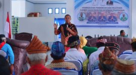 Nasrun Balulu, S.Pd, M.Si (Dosen Unkhair-Pemateri) saat membawakan materi. (Dok/Ghz)