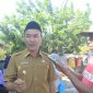 Wakil Bupati Halmahera Barat, Djufri Muhamad saat dikonfirmasi usai menyerahkan Bantuan BLT-BBM di Kantor Desa Gamlamo