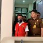 Tersangka RL saat hendak dibawa ke Lapas Kelas IIB Jailolo