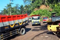 Tampak Pekerjaan jalan Goin-Kedi yang terus digenjot.