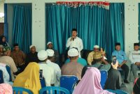 Wakil Bupati Halmahera Barat, Djufri Muhamad saat memberikan sambutan dalam penerimaan dan penyerahan Jemaah Umroh (dok/terasmalut)