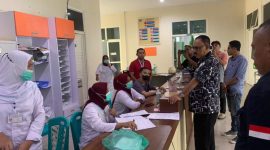 Bupati Halmahera Barat, James Uang saat melakukan Inspeksi Mendadak di RSUD Jailolo (dok/terasmalut)