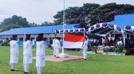Upacara Peringatan Hari Pendidikan Nasional di SMP N 2 Kabupaten Halmahera Barat 