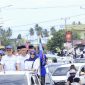 Pasangan JUJUR diringi ribuan relawan dan simpatisan saat hendak menuju ke KPU untuk mendaftar sebagai Calon Bupati dan Wakil Bupati Halmahera Barat (dok/terasmalut)