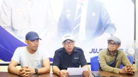 Ketua tim Pemenangan JUJUR Jilid II, Rustam Fabanyo didampingi Ketua DPC Partai Demokrat Ibnu Saud Kadim dan Manager SDI Troi 