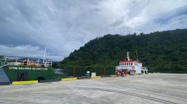 Potret Armada SPOB Melinda Sejahtera saat mendistribusikan Minyak Tanah di Pelabuhan Mutui. Sabtu 24 Mei 2025 (Dok/Ist)