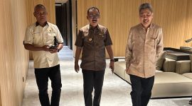 Bupati James Uang didampingi Ketua Komisi I DPRD Halbar saat melakukan pertemuan dengan Pimpinan PT. TUB (Dok/Ist)