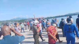 Tampak sejumlah motoris speedboat yang melakukan aksi penghadangan terhadap Kapal Cepat Cantika 08 (Dok/Tangkapan Layar dari Video yang beredar)