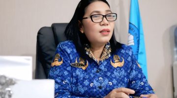 Kepala Disdikbud Halbar, Rosbery Uang (Dok/Ist)