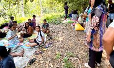 Meri Popala Turun Langsung, Pastikan Kondisi Warga Pengungsi Halbar