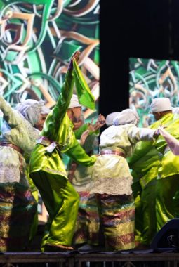 Tarian Tradisional Warnai Festival Teluk Jailolo 2026