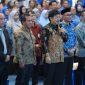Kepala BPIP RI bersama Wakil Bupati Halmahera Barat dan peserta sosialisasi pembinaan ideologi Pancasila yang digelar di Aula Kantor Bupati Halmahera Barat, Kamis (25/6/2026). (Foto: Ghe/TM)
