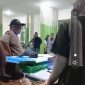 Ketua Organda Halbar Sukarman saat mengintimidasi dan caci maki dokter diruang IGD Jailolo. Foto hasil screenshot video.