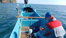Petugas melakukan survei batimetri di perairan Barataku untuk memperoleh data teknis kedalaman, arus, dan kondisi perairan sebagai dasar rekomendasi titik lego jangkar KM Sabuk Nusantara 35. (Dok/Ist)