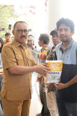 Bupati James Uang Apresiasi Dukungan Pemerintah Pusat untuk Pengembangan Jagung di Halbar