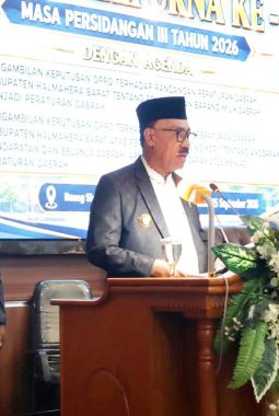 Paripurna DPRD Halbar, Bupati James Uang Tekankan APBD Harus Berorientasi Manfaat