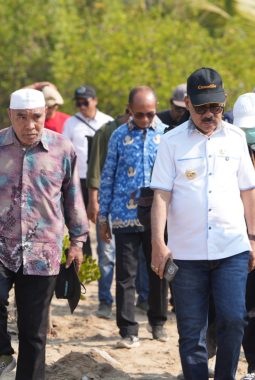 Sambut Baik KNMP, Bupati Halbar Bersama KKP Verifikasi Tiga Lokasi Pembangunan