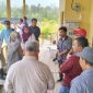 Tim Kementerian bersama perwakilan International Fund for Agricultural Development (IFAD) dan pihak terkait melakukan kunjungan lapangan di Desa Tuada, Kecamatan Jailolo, Kabupaten Halmahera Barat, dalam rangka program Transformasi Ekonomi Kampung Terpadu (TEKAD). Kunjungan ini untuk melihat secara langsung potensi dan pengembangan usaha masyarakat, termasuk pengelolaan fasilitas pendukung kegiatan ekonomi desa. (Dok/Ist)